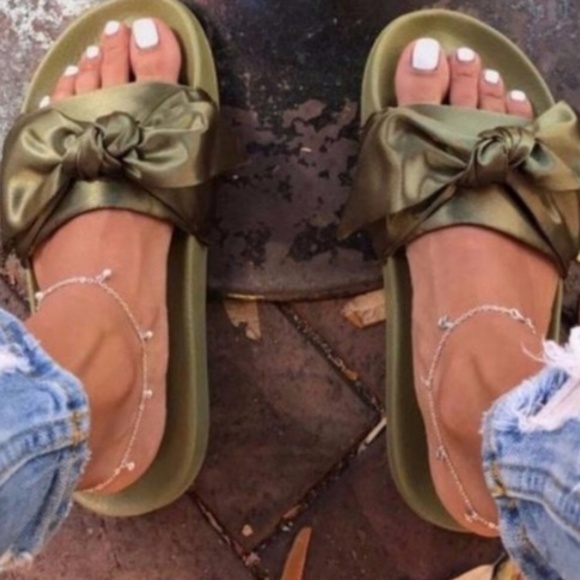 Fenty Puma Slides ****NEW**** - Picture 3 of 8